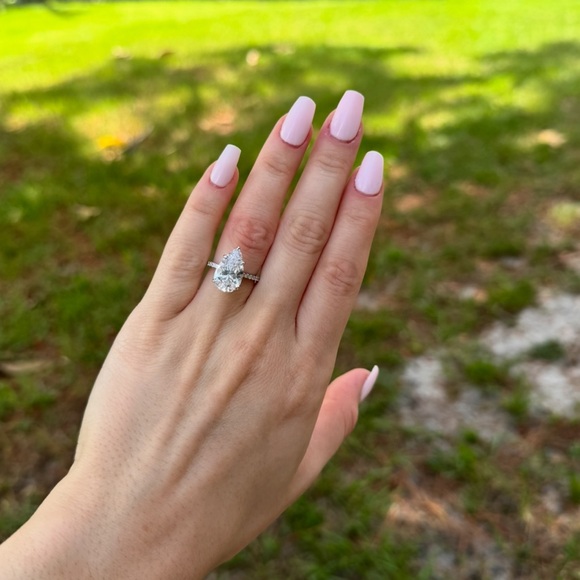 4.5ct Elegant Pear Cut Simulated Diamond Engagement Ring In Sterling Silver - 5 - Picture 9 of 10
